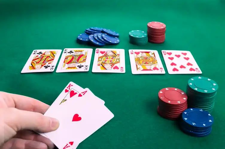 Người hâm mộ Việt Nam theo dõi cá cược bóng đá trực tiếp tại Hip Club